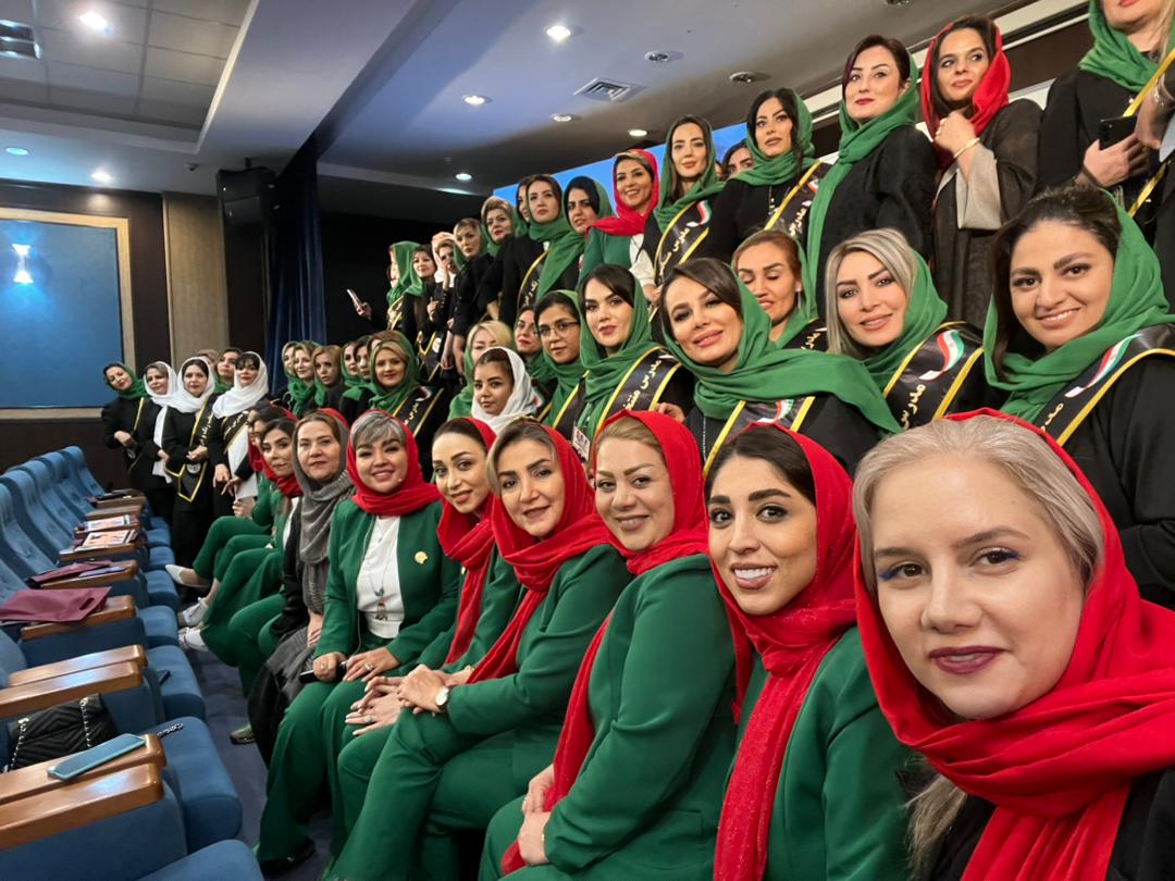 همایش هنرجویان دوره مربیگری رنگ و کراتین مو آکادمی صفائیان