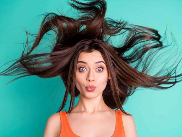 موهای وز شده و آسیب دیده در اثر رنگ مو